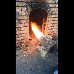 Пристрій   для спалювання твердого палива в пилоподібному стані